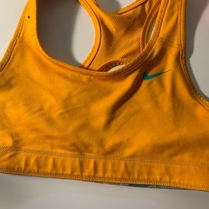 Reversible Nike teen sports bra. Size s-m